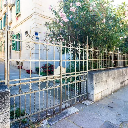 Traditional Bacvice, 3 Min Walk To The Apartmán Split