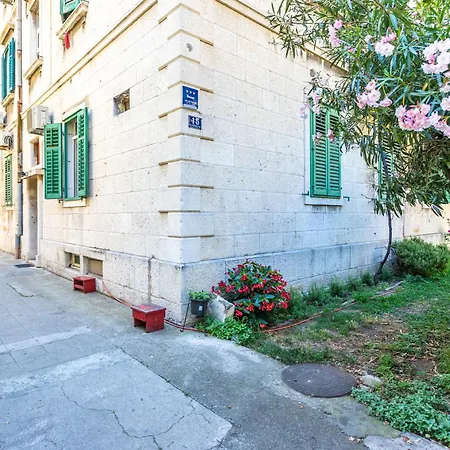 Διαμέρισμα Traditional Bacvice, 3 Min Walk To The